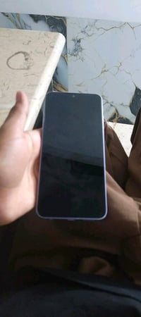 شباب اريد ابيع هاذ التليفون سامسونج ذاكره مالته 164التليفون مستعمل شهر...