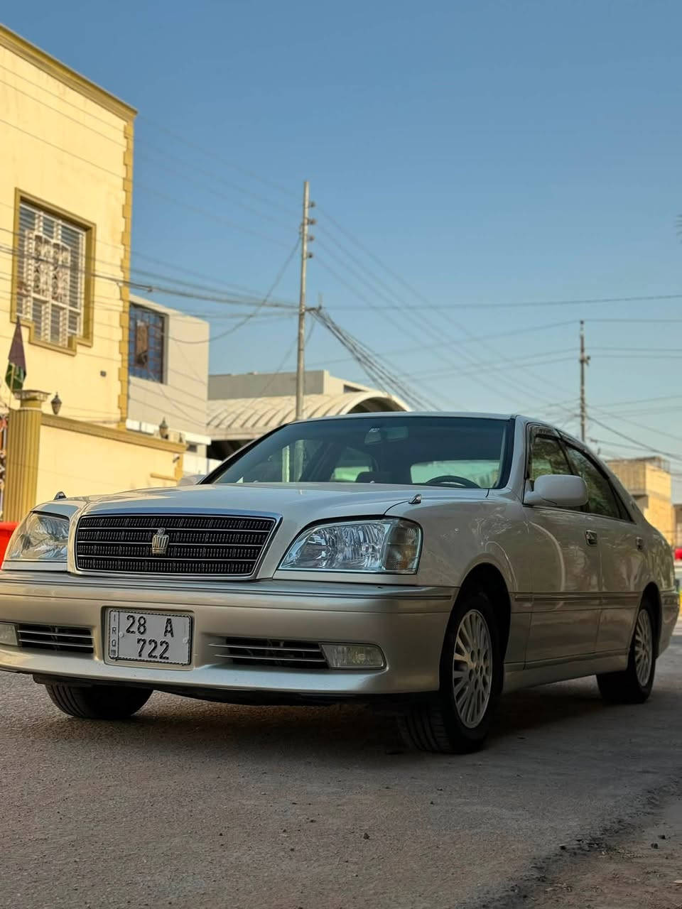 السلام عليكم
ملكة كراون
موديل 2001 
رقم مميز نجف
قرار 102
تحويل ثاني يوم
كفاله من الكص 
تحويرة النجف
سياره جاهزه مجهزه 
ماتصرف عليها ابد 
4 دكم 
فتحه 
كرستال
محرك ديفور الكبير
شاصي 75
فول مواصفات 
السعر 160 
***********
