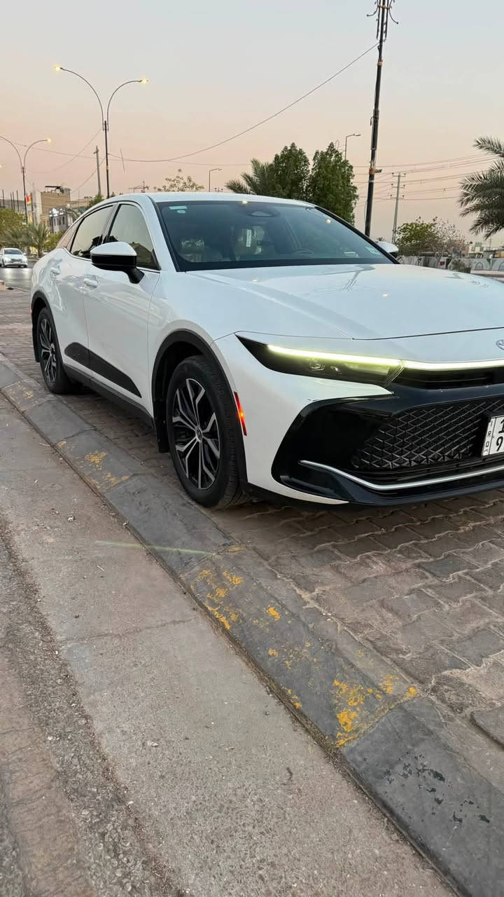 السلام عليكم للبيع كراون موديل 23 ياباني اصل مكينه 2500هايبر السيارة فول قماره حديد حادثها جداً بسيط كما موضح بالصور الحادث ماشيه 35000 KM جاهزه من كلشي بدون ايرباك بدون صبغ فقط قبق الصندوگ رقم بغداد تحويل مباشر السعر المطلوب 30000$ مكاني كربلاء الشراي يتصل على الرقم ***********
