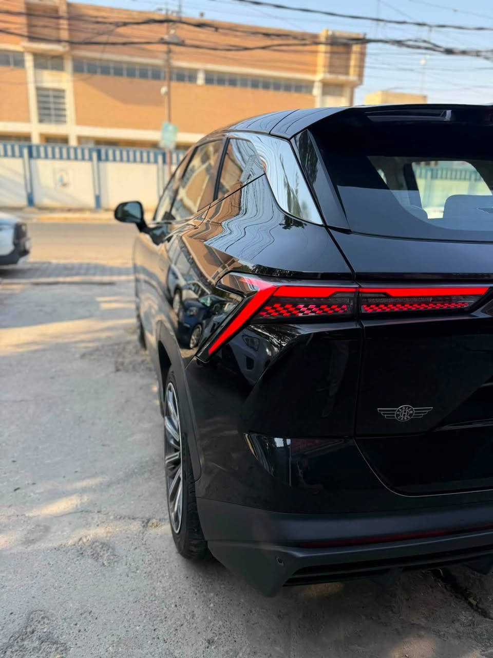 السلام وعليكم 

🔥 جيتور داشينك 2024 – لكجري  🔥
📍 بغداد – الكريعات شارع الوقف السني
📏 ماشية فقط 40 كم
مرقم بغداد 

🇮🇶 رقم بغداد
🛡️ بيه ملاحظات بسيطه  – ضمان شركة هارلم

⚙️ المواصفات:
▪️ محرك 1.5 تيربو – 156 حصان
▪️ بصمة + تشغيل عن بُعد
▪️ كرسي كهرباء +كرسي السايق 
▪️ داخلية جلد
▪️ شاشة تدعم Apple CarPlay
▪️ تبريد قطعتين 
▪️ أنظمة قيادة ومساعدة.                                                  ◾️يدات سلمس                                                                 ◾️جنطة كهربائية                                                               ◾️شاحن واير ليس      

💰 السعر: 23,500,000 دينار

📞 ***********

#شركة_الذاكرون #جيتور #داشينك #Jetour #Dashing #سيارات_العراق #سيارات_بغداد #بغداد
