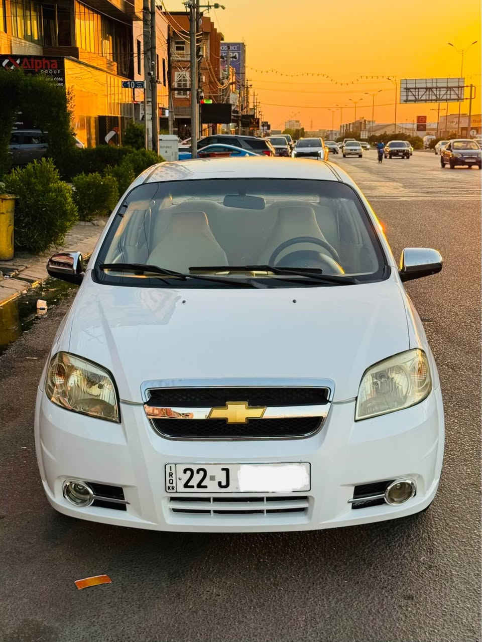 Aveo 2010
سێ پارچە و نیوی هەیە بێناوگرتن 
رەقەم و سەنەوی نوێیە تایەی نوێیە
مەكینە گەورە گێڕ تۆماتیك تەبریتی ئیش ناكا
نرخی ٥٤ وەرەقەیە مەجالەكی زۆر كەم
***********
سەیارەكە لە هەولێرە أربيل, العراق

