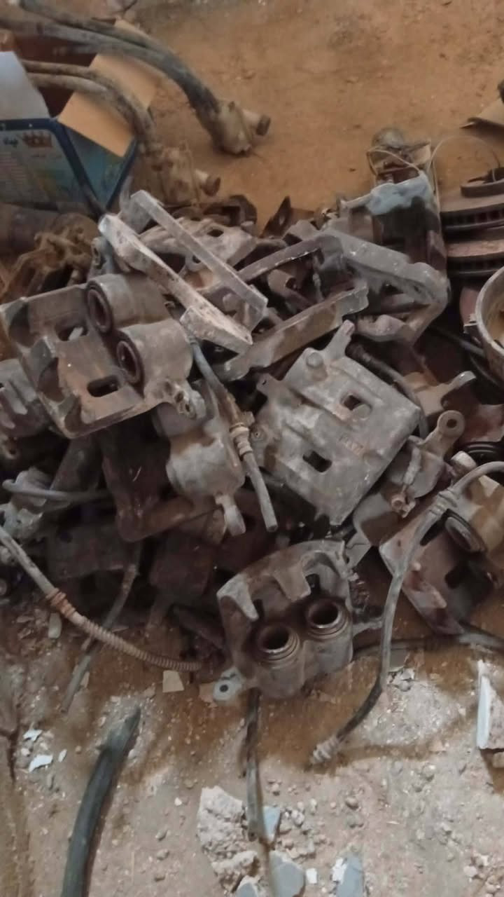 سلام عليكم غراض نيسان يورفان البيع فجات نيسان قطع و فلجات نيسان همات قطع البيع كلهن شلع مكان ابو غريب *********** هاذه رقمي

