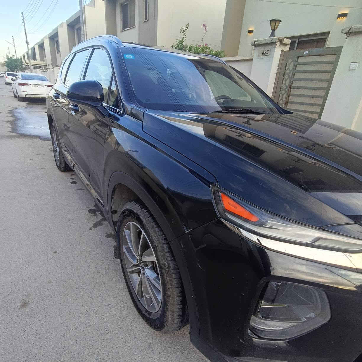 هونداي سنتافي 2019 للبيع 
السيارة وارد امريكي بجم كبس ما مفتوح محرك 2400 ضررها قبق الصندوق الخلفي والجاملغ وموجودة الصور الخاصة بالضرر والسونار
 مواصفات السيارة
الكشنات الامامية كهربائية 
تدفئة بالكشنات
 اوتو ستوب
 3 وضعيات قيادة 
فول تحكم ستيرن 
 تخم اطارات جديد
 محرك وكير مكفولات 
 السعر 140 بيه مجال بسيط
للتواصل رقمي *********** بغداد, العراق
