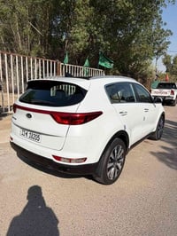 كيا سبورتج موديل 2017 خليجي مكفوله من الضربه والصبغ والتبديل فقط بيهه ...