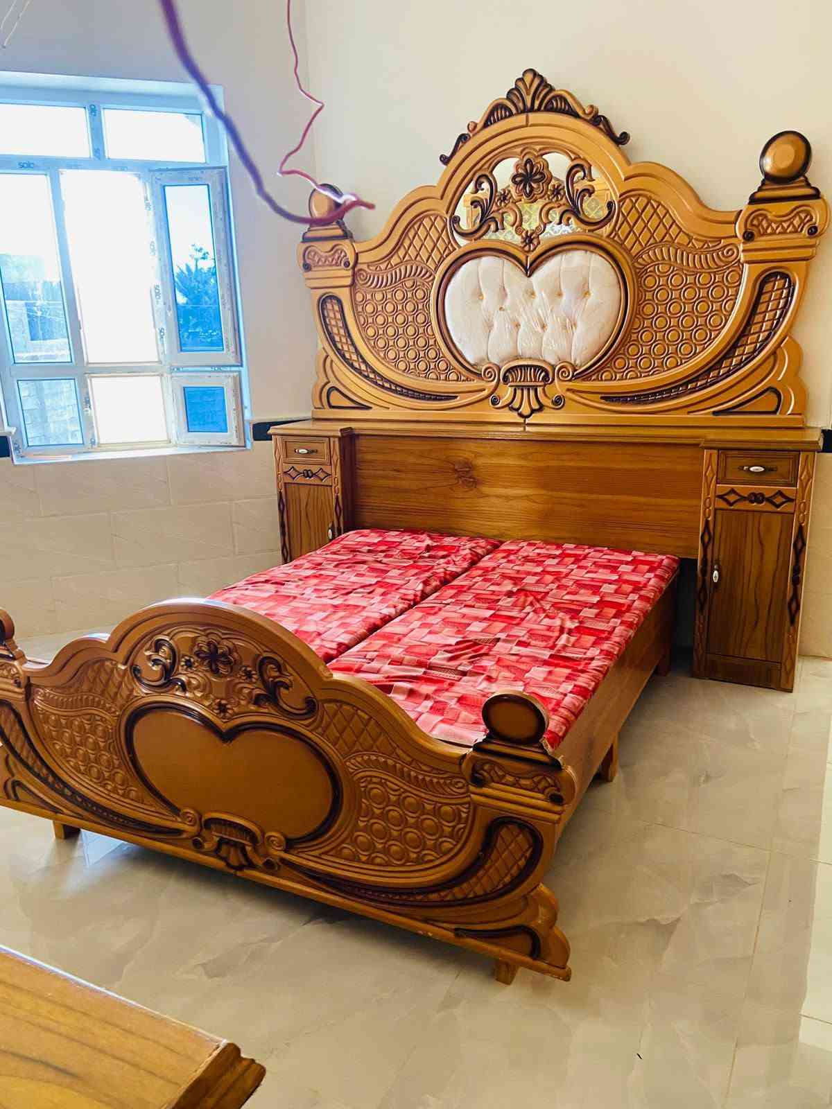 للبيع غرفة نوم توج 6 قطع اربعينه
خشب تفصال حطاطه 5 ملم جديدة استخدام اقل شهر دبل جرارات نضافه 100/100 أي نجار يعجبك جيبه 
عنوان الرمانه البعبيد الحويجه السعر مليون 300 ونقل وشد مجاني واصل باب بيتك 
***********
