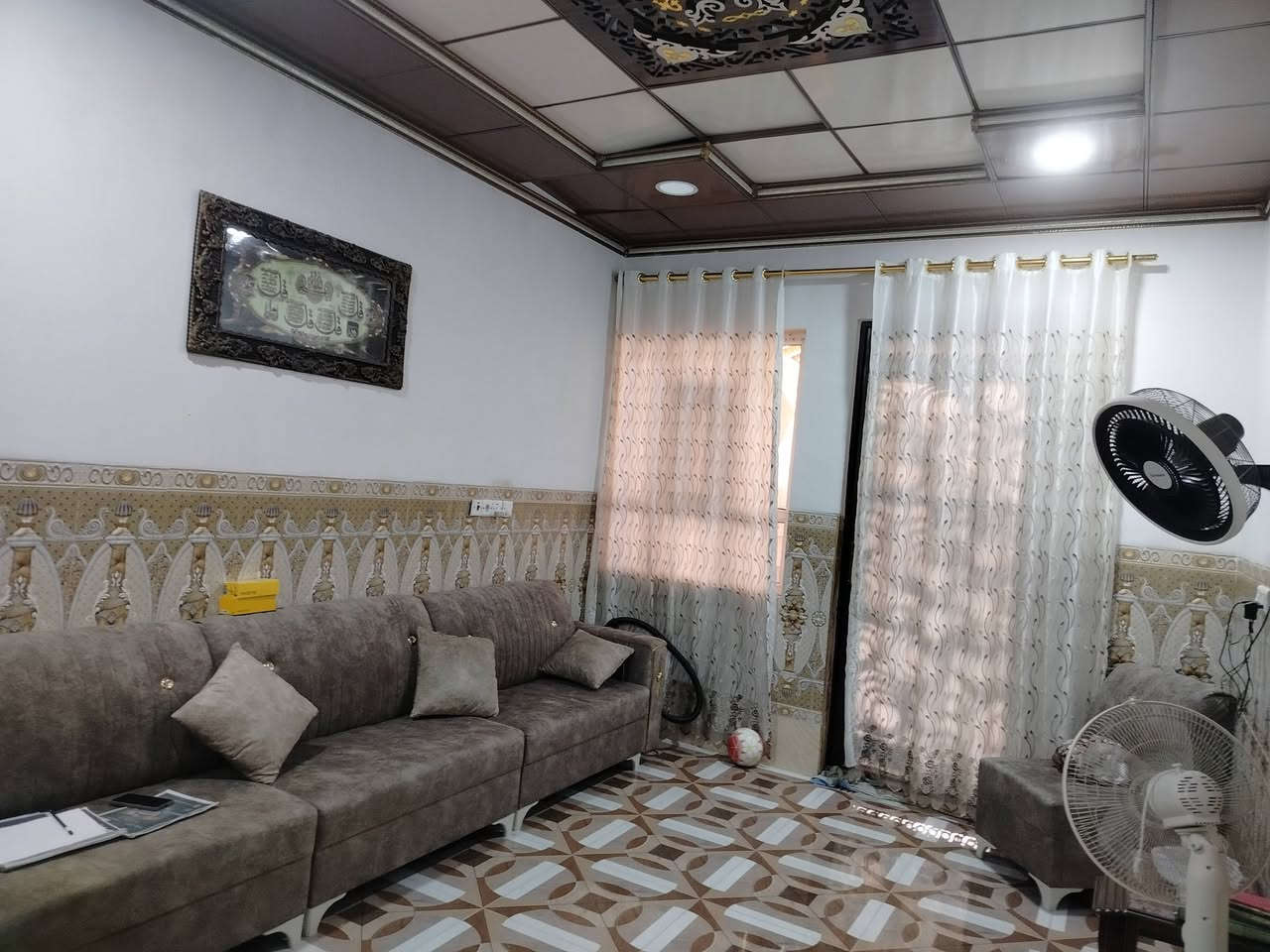 اسلام عليكم
بيت للبيع فقط
بناء حديث 
جمعية زيونة يم حي سومر
طابقين 
بيت كلو سيراميك + ثانوي 
مساحة 100 متر
تفاصيل اكثر خبر على رقم تدلل 
مكلف بنشر 
***********
