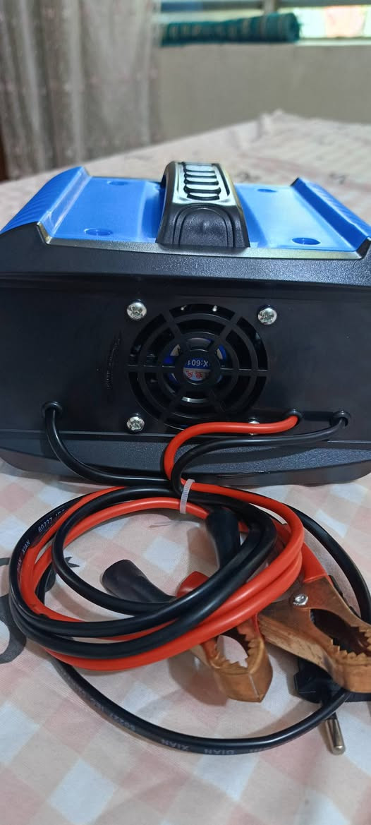للبيع : 
** شاحن ومصلح بطاريات ذكي **
  (Intelligent Pulse Charger) بقدرة 6 أمبير، يعمل أوتوماتيكياً مع نظام حماية كامل 

المواصفات:
الجهد: يدعم بطاريات 12V و 24V (يتعرف عليها أوتوماتيكياً).

الاستخدام: للسيارات، الشاحنات، والدراجات النارية.

خاصية الإنعاش (Pulse Repair): وضع إصلاح بالنبضات لتنشيط البطاريات الضعيفة.

شاشة رقمية: لعرض الفولتية (V) وتيار الشحن (A).

أمان كامل: حماية من عكس الأقطاب والشحن الزائد، مع فصل تلقائي عند الامتلاء.

الحالة: جديد غير مستعمل. السعر: 35,000 دينار عراقي.
العنوان:  حلة.. الوردية خارج
هاتف:  ***********
           ***********
