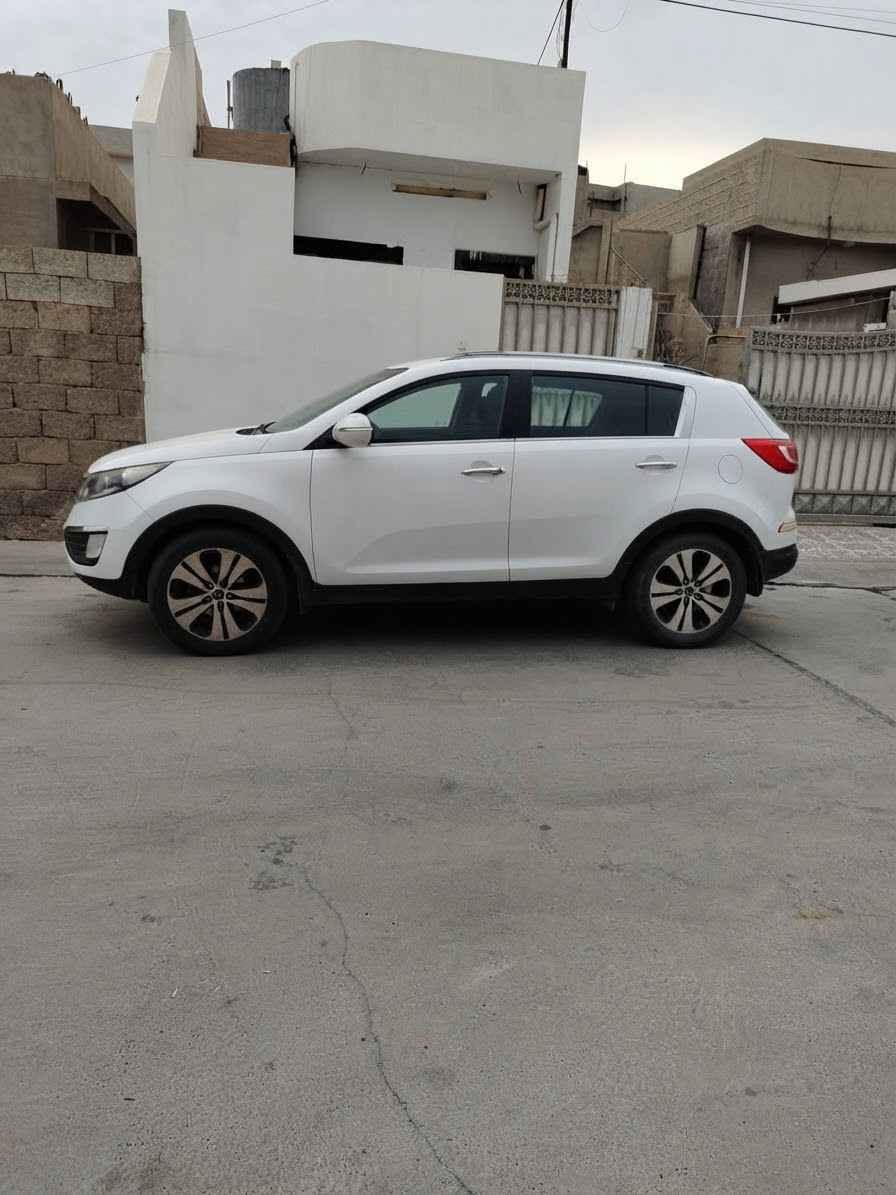 كيا سبورتاج موديل ٢٠١١ أبيض رقم سليمانية أوتوماتيك كلين بدون صبغ وبدون بارد مكفولة من دعامية لدعامية فقط كارت خمس سنتمترات على ألبونيد
سنوية باسمي لحد٢٠٢٧
طايرات وباتري جديدة
مواصفات/ نظام بريك Abs/  كامرة لايتات زينون / كشن كهربائي /مرايات كهرباء/ إشارة مرايات/مرايات شفت كولون بنزين بها
مكان السيارة كركوك
رقم موبايل*********** كركوك, العراق
