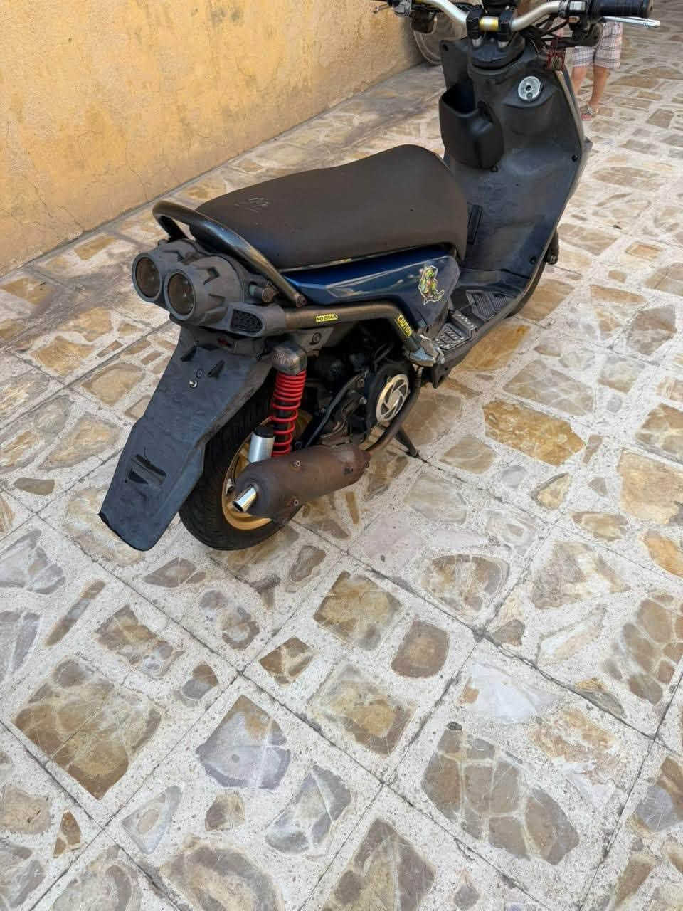 سلام عليكم سكنس جبلي للبيع نضيفه خير من الله دراجه ماصالهه 3 تشر من نازله من رمبه مكفوله من تاير للتاير بيهه طلاعات وبيهه ستيرن وبيهه صالنصه ونواعم بعد سعر مليون و350 وبهه مجال قليل 
مكان بلديات 
***********
