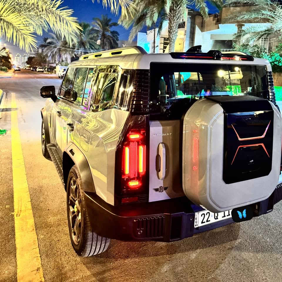 للبيع JETOUR T2 LUXURY 2025 | نظافة وضمان وصيانة شركة فقط 🔥
للبيع Jetour T2 Luxury موديل 2025، لون اسمنتي ، استخدام شخص واحد، السيارة نظيفة جدًا  ومتابع صيانتها بصورة منتظمة.

* الممشى:23,270 كم قابل للزيادة البسيطة
* السيارة داخل الضمان
* جميع تبديلات الزيوت والفلاتر والصيانات داخل مركز الصيانة
* استخدام شخص واحد فقط
* السيارة نظيفة جدًا من الداخل والخارج
* توجد فقط شخوط سطحية بسيطة جدًا تذهب بالـ Polish وتكحيل على كد اصبح بحافه البنيد وهم بالباب الخلفي عكس سايق هم تكحيله صغيره 
اغلب التفاصيل موجوده بلصور

ومن أبرز موصفات فئة Luxury: محرك (2.0 Turbo) بقوة تقارب 254 HP وعزم 390 Nm، جير (7-DCT)، دفع رباعي ذكي (4WD)، أوضاع قيادة متعددة للطرق والبر، كاميرات بانورامية (540°)، أنظمة رادار وأمان ومساعدة سائق، سقف بانوراما، شاشة وسطية (15.6”)، نظام صوت SONY 12 Speaker، مقاعد كهربائية مع تبريد وتدفئة، شحن لاسلكي، Apple CarPlay / Android Auto، باب خلفي كهربائي وإضاءة Matrix LED.

💰 السعر: 243 ورقه 
🤝 قابل للتفاوض بشكل بسيط للجاد بعد المعاينة
للاستفسار يرجى التواصل على الرقم  الآتي: *********** 
🚙 السيارة تستحق المشاهدة نظافة وصيانة موثقة واستخدام شخصي.

السعر مو موضوع للنقاش العشوائي والتفاوض المعقول موجود بعد المعاينة 
اخوان اللي يعجبه السعر الف هلا ومرحبا واللي ميعجبه نورني بمروره ويشتري اغاتها  وتعليقك يعكس اخلاقك 🌹
