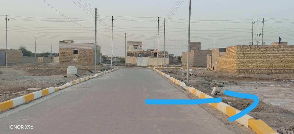 قطعه طابو صرف ٢٠٠ متر حي العسكري نهاية شارع الاطفاء قرب مدارس صينيات الاثنين
كافة خدمات متوفره  مدارس عدد 2 مسافه ٢٠٠ متر عن القطعه منطقه هادئه بناء جديد 
السعر ٣٥ بيهه مجال للاستفسار الاتصال على رقم ***********
