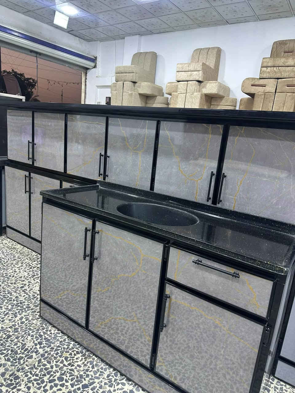 معرض اثاث بيم
التاميم القادسيه الاولى قرب جامع معاذ بن جبل
***********
