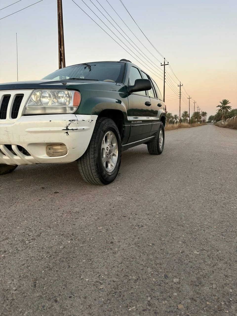 السلام عليكم
السعر 50 $وبي مجال 
 جيب كراند شيروكي بلادي 
موديل 2000
الموصفات 
محرك وكير مكفول 
داخلها خير من الله 
تخم تاير جديد
حادثه بسيط الدعاميه الاماميه وكمبريسر تبريد عاطل فقط 
الاستفسار اكثر اتصل على الرقم 

***********
