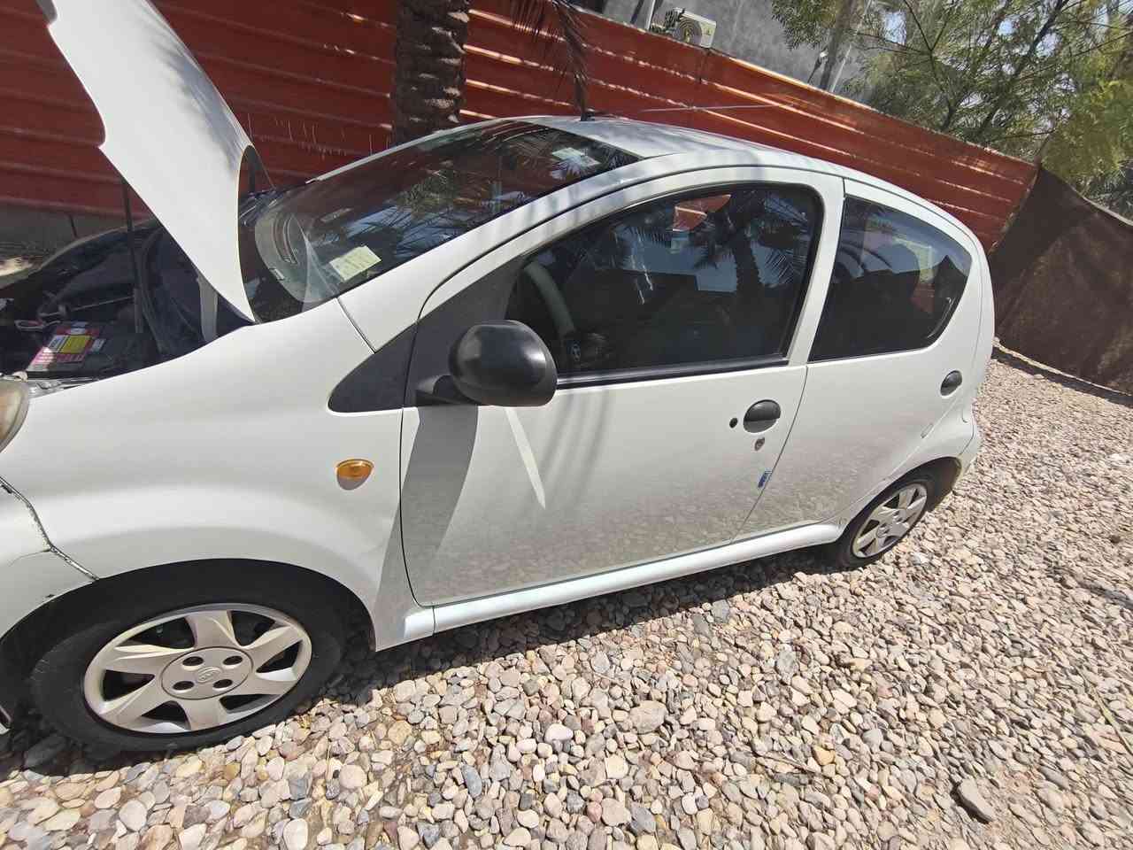 ⚫️ السلام عليكم 
⚫️بي واي دي BYD F0 للبيع 
⚫️ السيارة رقم بغداد انكليزي بأسمي
كير ومحرك بلادي 
ماشيه 105 الف 
⚫️كشر نضيف فقط طخة بسيطه في الباب الخلفية معدله بارد
⚫️السيارة كير عادي مكينة وكير نضيفات سيارة جاهزة  
⚫️تبريد تدفئه شغال
⚫️العنوان واسط صويره
التواصل والاستفسار /***********
