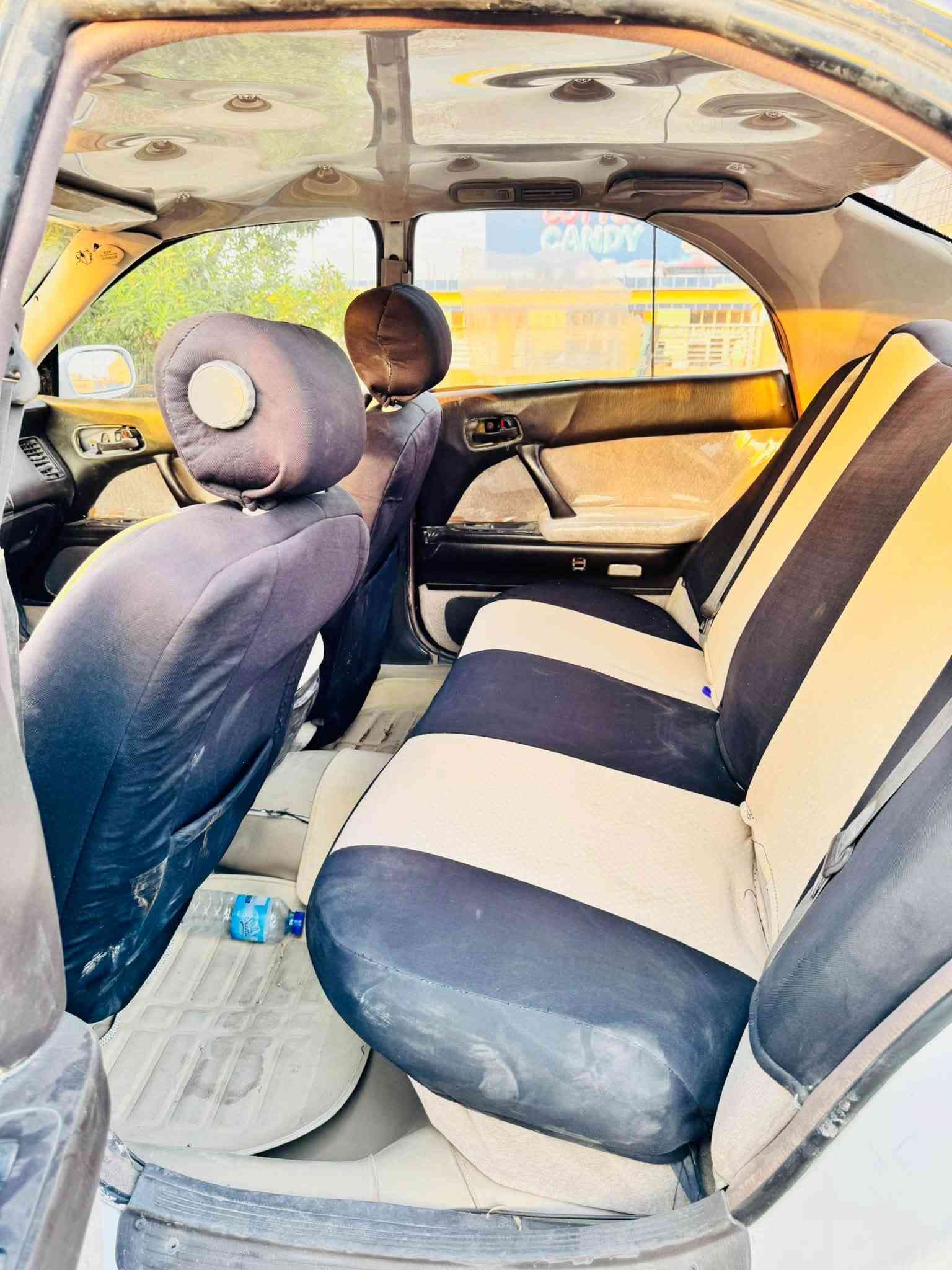 السلام عليكم 
كراون بطه منفصل مديل 1994 
كهربائيات كلها شغاله 
مكفوله اصولياتها من نقل جثه كص
السعر  35$ وبيها مجال 
مكان السياره كوت 
الشراي يتصل 
***********
