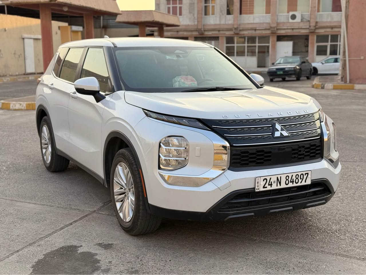 السلام عليكم 
اوتلندر  موديل : 2024 AWD 
اللون : ابيض 
سعر : 205ومجال 
عداد المسافة : 7 الف 
حجم المحرك : 2.5L 
ملاحظة السياره  : فقط قبغ صندوق صبغ 🔴بدون ارباگ 🔴 

فول مواصفات :
دةبل اكسل 𝟒𝐱𝟒
 بصمة ابواب 
بصمة تشغيل 
شاشة كبير لمس
شحن وايرليس
كاميرا
هاند بريك بصمة
اوتو هولد : 𝐀𝐔𝐓𝐎 𝐇𝐎𝐋𝐃 
اوتو ستارات : 𝐀𝐔𝐓𝐎 𝐒𝐓𝐀𝐑𝐓
اوتو ستوب : 𝐀𝐔𝐓𝐎  𝐒𝐓𝐎𝐏
رادار امامي (تحديد مسار)
رادار جانبي  (نقاط عمياء)
رادار خلفي (التحذير من الاصطدام)
حساسات امامي
حساسات جانبي 
حساسات خلفى 
كشنات كهربائي
كشنات خزن+ميموري
كشنات تبريد
كشنات هيتر
تحكمات استيرن
استيرن هيتر
تبريد لمس 
تبريد مركزي 
لايتات 𝐋𝐄𝐃 ليد عدسة زينون بيلادي
بلاجيكتور 𝐋𝐄𝐃 ليد بيلادي
بكلايتات 𝐋𝐄𝐃 ليد بيلادي
ويل كروم
‏ ‎تفاصيل اكثر الاتصال علی ارقام التاليه 

‏ WhatsApp - Vibir
☎️ ***********

عنوان📍عقره اكر, نينوى
