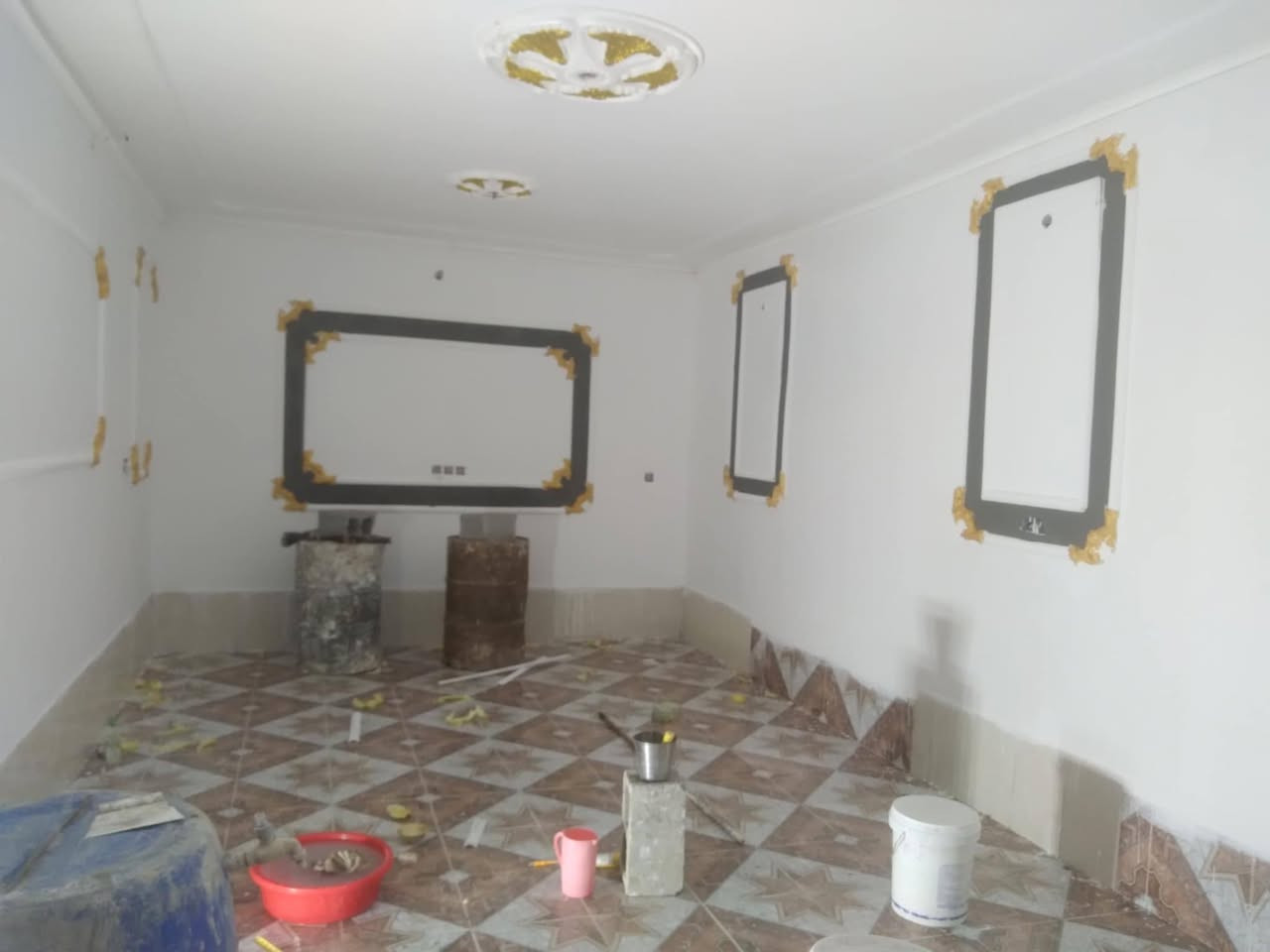 يوجد كادر عمل اصباغ والديكورات مغربي وخليجي الاتصال ع رقم ***********
