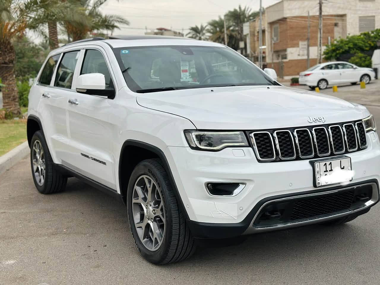 جراند شيروكي ليمتد • ٢٠٢١ • ٣٧٠٠٠ كم