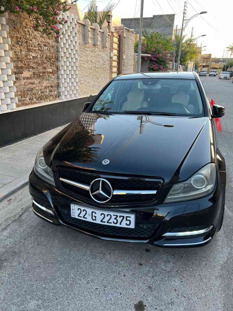 السلام عليكم
مارسدس سي كلاس 2012
‏w204 خليجي وكالة اربيل هزة سنوية براد جديد باسمي
تو ويل مكينة اربعة سلندر تيربو صفر مسج
بردة الخلفية كهرباء ماوس 
حساسات امامي خلفي لايتات زنون داينمك متحرك بكلايت لد  
ماشية 210 الف كيلومتر
بيها طخة باب الشارع بلهلال جاملغ الخلفي جهة السائق وراشين الباب والجاملغ السونار مرفق
السعر 120 ورقة وبيها مجال 
***********
