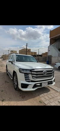 لاندكروزر GXR • ٢٠٢٢ • ٩١٠٠٠ كم