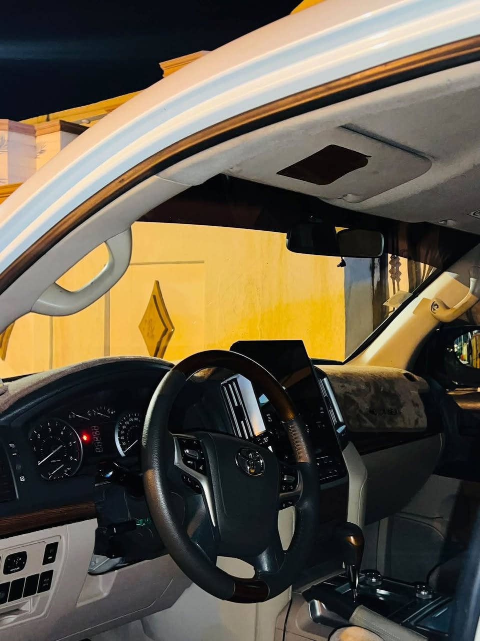 لاندكروزر GXR V8 • مصفحة • ٢٠١٣