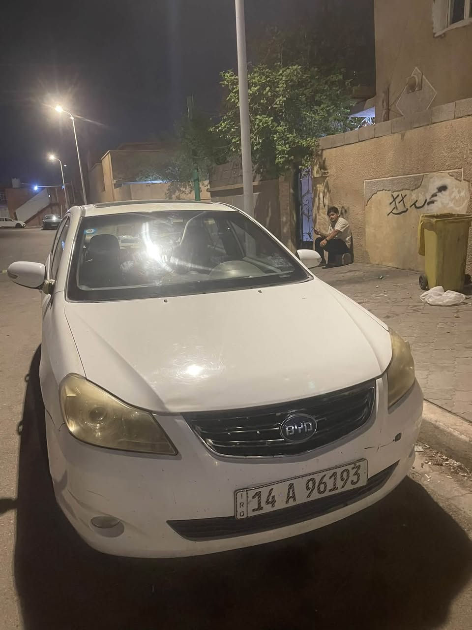 سلام عليكم سياره بي وايدي نضيفه سياره بلاديه مكينه بلاديه مامحوره حداديه بلكارتون ستوه مبدله تبريد ثلج غرفة نضيفه سياره جاهزه موديل 2016 سياره بصمه مكاني بصرة الزبير المربد الجديد للاستفسار *********** سعر 55 بيه او مراوس
