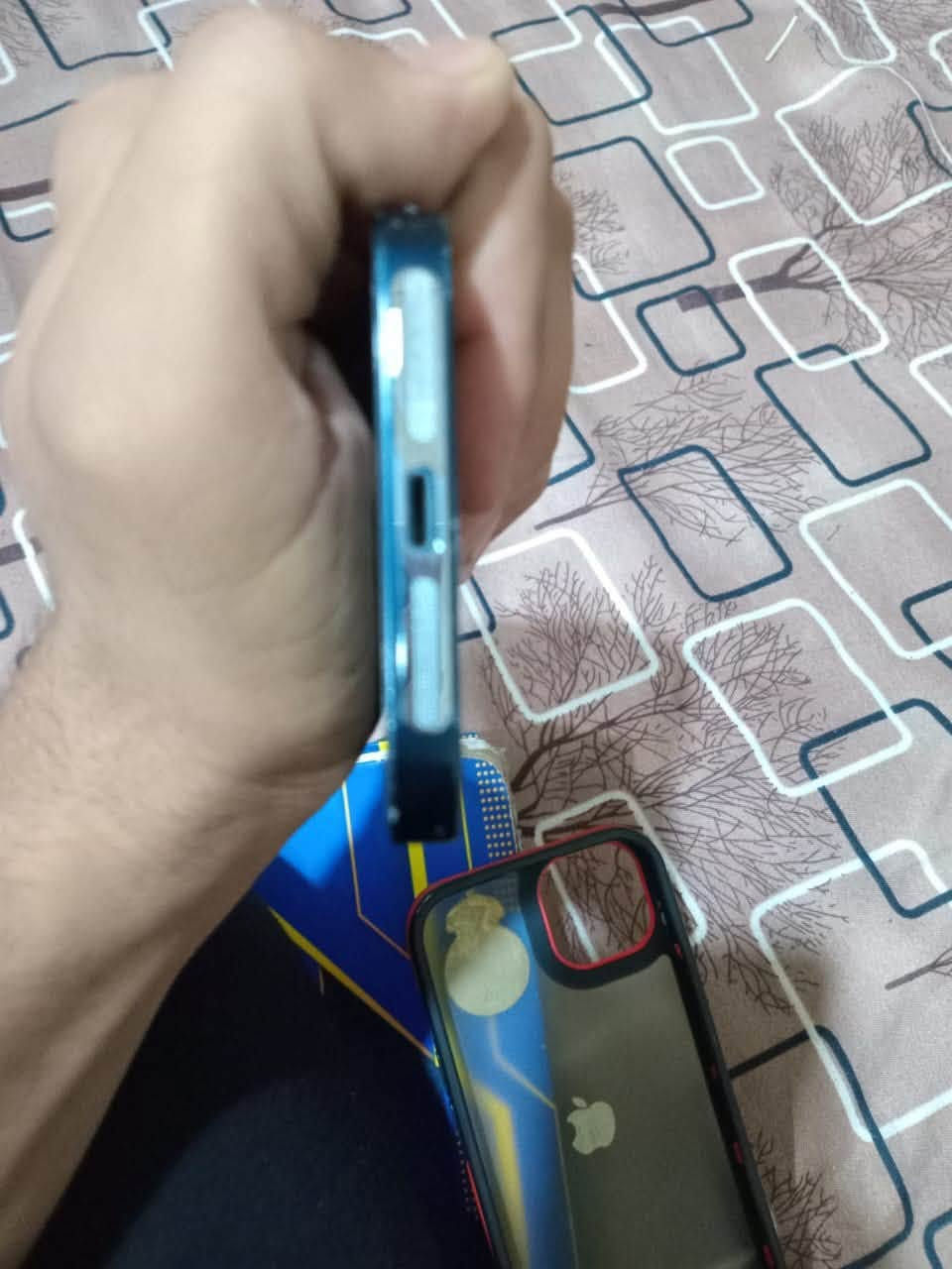 13عادي كفاله عامه بس البطاريه خدمه 74والباقي عله وضع الشركه بدون ملحقات 
العنوان البصره 5ميل***********
