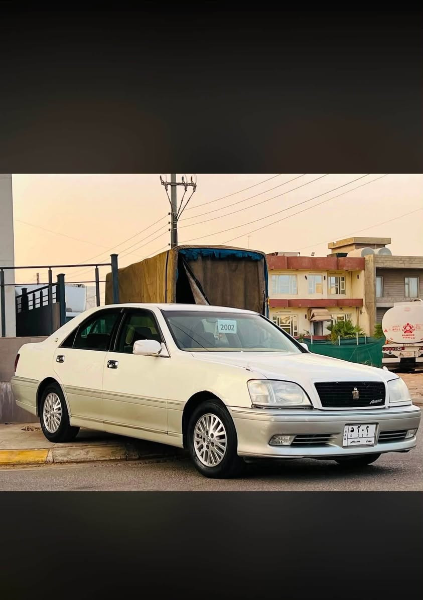 سەرەتا بەناوی خوای گەورە
مەلیکە 2002 
ناو زارد 
دو دگمەی پەردە
مەکینە دیفۆڕ بچوک
تەبرید مەزبوت 
دوای کریستاڵ
بێ دەعمو لێدراوە
شانەکانی کەمێ کاڵ بونەوەی هەیە
دوکەڵ هەڵمو بوخار بەشەرت
چوار تایەو ویلی تازە لە ژێرە
سه ياره كه هي ماله
دينار مه سروفي نيه
سعري ٣٥گه لامه جالي كه م
***********
***********
