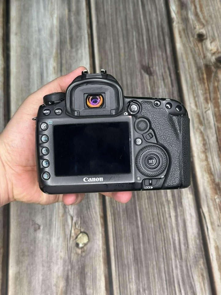 5d mark 4
للبيع مكاني بغداد البياع 
بسعر ٩٧٥ الف
*********** واتساب
