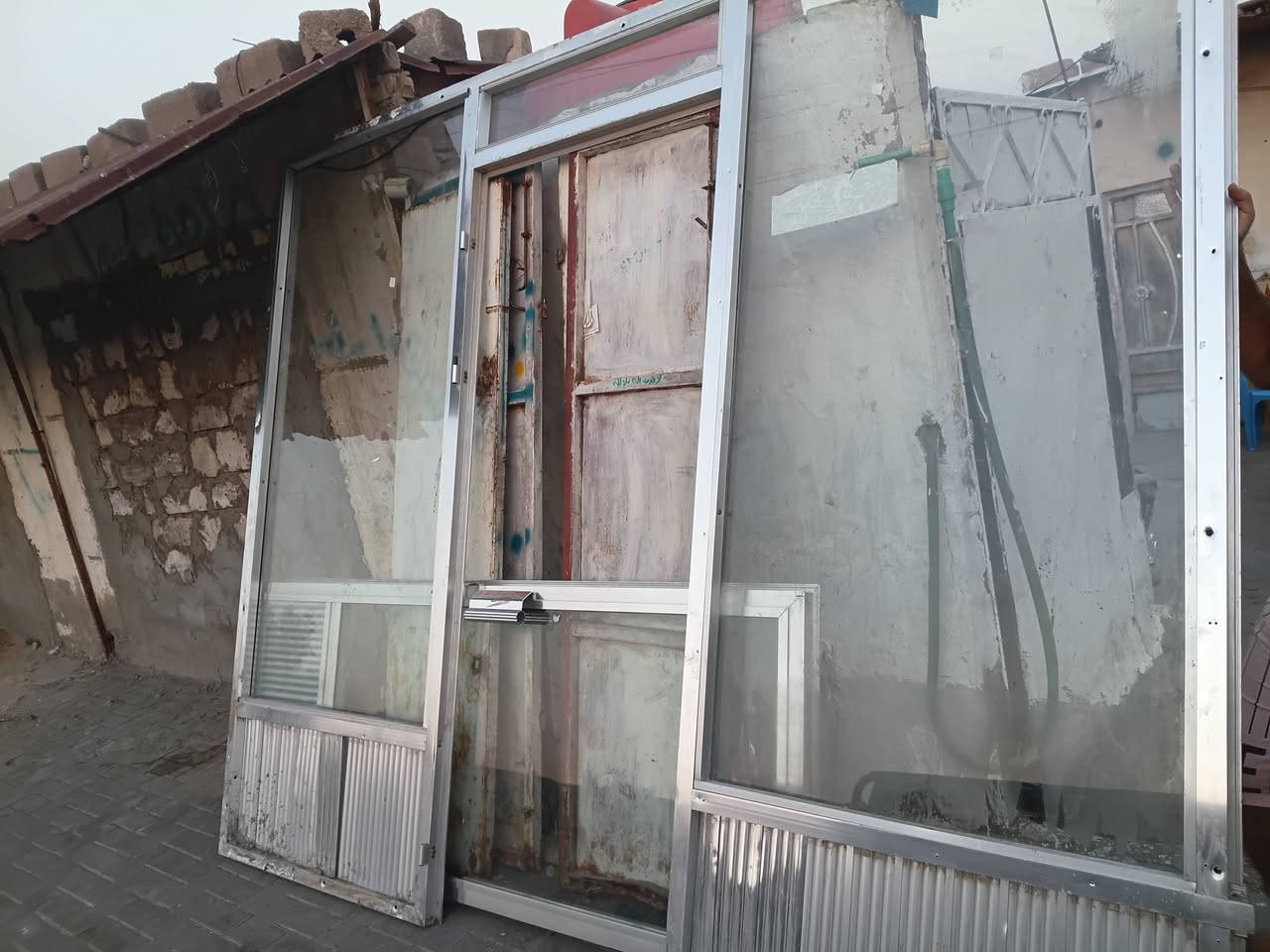 جام خانه للبيع العرض 2ونص الطول 2 متر نضيف مكانه بصره
رقم الاتصال***********
رقم الواتساب***********
