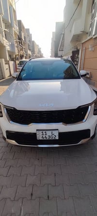 كيا سورنتو موديل 25 ماشيه 12,000 سياره جديده مكفوله كفاله عامه فول موا...