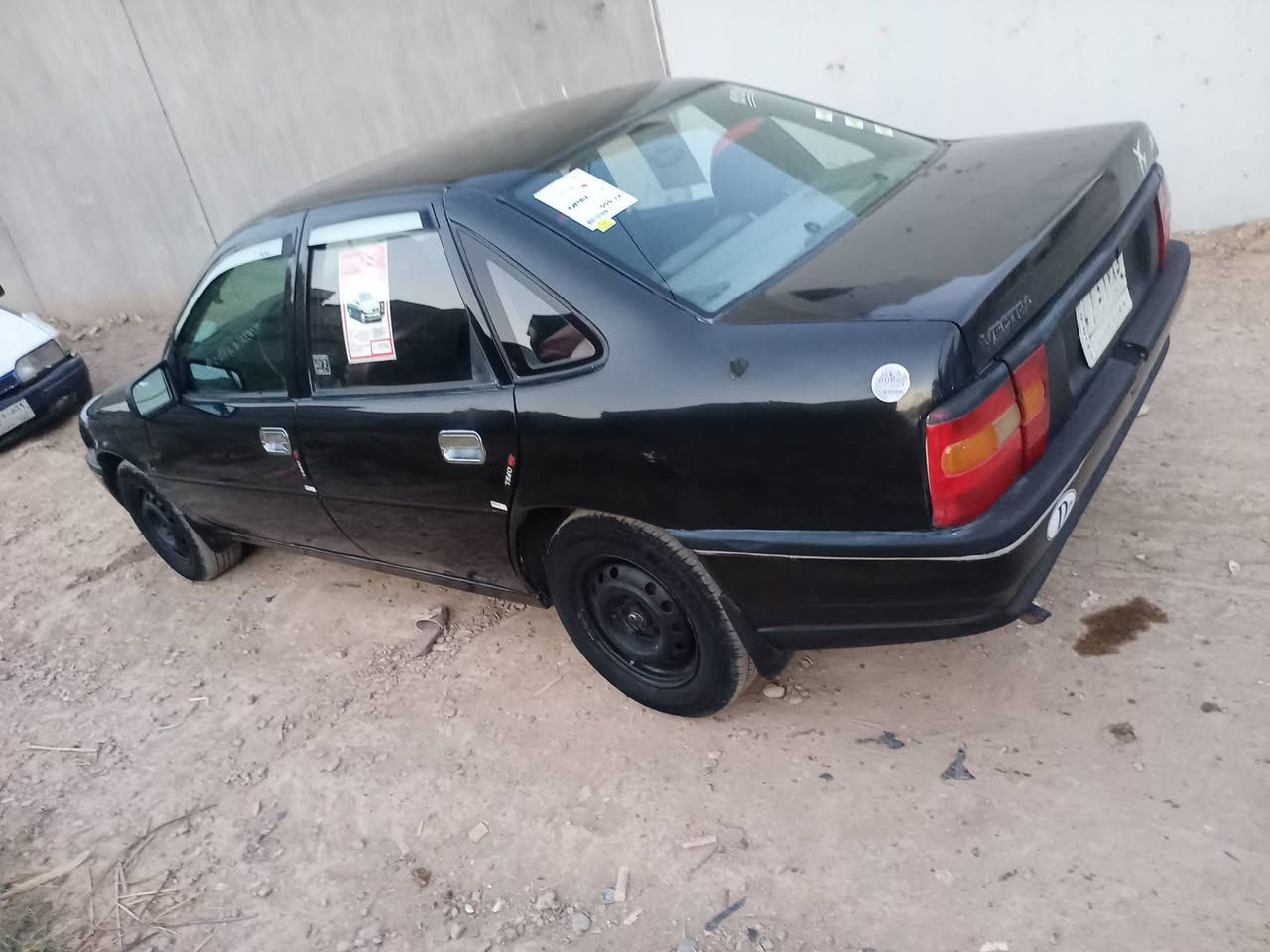 اوبل فيكترا للبيع موديل 1992 سنويه بسمي مشروع وطني لحد 2031 محرك 16 كير محرك شرط لا صرف لا بخار استيرن باور سقف سلايت كاهربائياته شغال رقم دولي تستلم شرط الوكاله و التحويل ملاحظة السياره بدون ضربه و بدون خياس مكان السياره كركوك السعر 35 للاستفسار ***********
