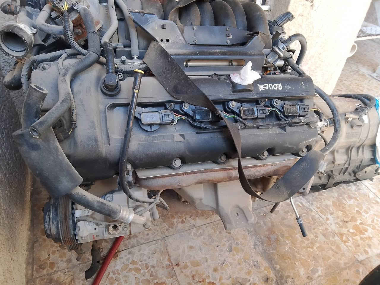 محرك رانج روفر 4400تنفس طبيعي وارد امريكي كامل هوة وتفرعاتة كامل مكمل جيب وشد وشغل مكاني بغداد للاستفسار ***********
