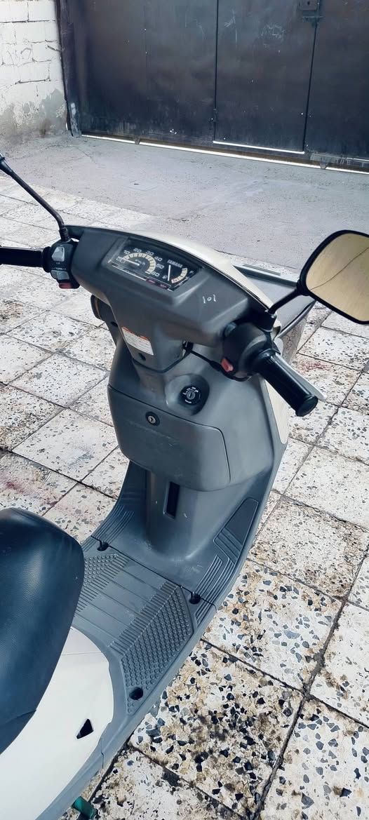 دراجه حجم 60
للبيع
ياماها
الدراجه نضيفه كلش
نقص بلكفرات ملزكات بلاسق
والسحب مالها ضعيف شويه
والباقي كله تمام نكره سلف
مكان القرنه
سعر 450 وبيها مجال للشراي
***********
