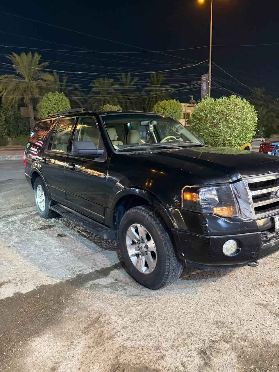 سلام عليكم من رخصة الادمن
فورد اكسبدشن موديل 2012 
خليجي وكاله نيفا سياره جاهزه 
7 راكب محرك v8 5400 
سياره بيه قطعتين حادث 
ومعروضه 120 
رقم سليمانيه شمالي 
*********** غير متواجد على النت فقط واتساب

