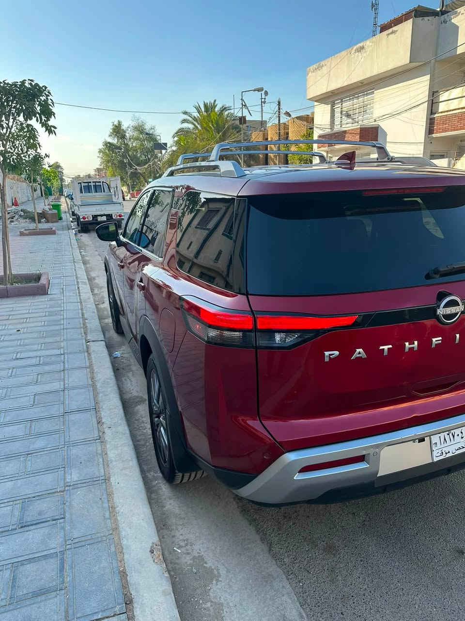 سلام عليكم
2024 NISSAN PATHFINDER, SL 
للبيع نيسان باثفايندر موديل ٢٠٢٤ تو ويل
لون احمر 
سيارة تعتبر فول 
فتحة سقف بانوراما
ماشيه ٣١ الف ميل
بصمة تشغيل
بصمة ابواب 
تشغيل عن بعد 
صندوق شفط كهربائي 
رادار امامي (تحديد مسار)
رادار جانبي (نقاط عمياء)
رادار خلفي (تحذير من الاصطدام)
حساسات امامية+ خلفية
كاميرات 360°
كشنات ملكي VIP
كشنات جلد  و كهربائي الاماميه
كشنات تدفئة امامي وخلفي
تبريد قطعتين لمس و تبريد مركزى 
تحكم وضعيات القيادة
هيتر استيرن
هاند بريك بصمة
اوتو هولد
شاشة كبيرة لمس+كاميرا
وبعد هواي المواصفات 
ضررها  :  تبديل قطعه وحده فقط جاملغ ايمن فقط والسياره بيها راس الشاصي الايمن بيه تعديل والسياره والله مكلفه اكثر من هالرقم ونقصها كاميرا اماميه ورادار امامي الباقي كلها شغاله وهذا رقم الشاصي 
5N1DR3CB0RC224995
سيارة اني مستوردها باسمي وبدون رقم تترقم بغداد او محافظات عدا شمال والسياره موجوده في بغداد الكاظميه
سعرها  ١٧٥ قفل 
 رقم موبايل :***********
