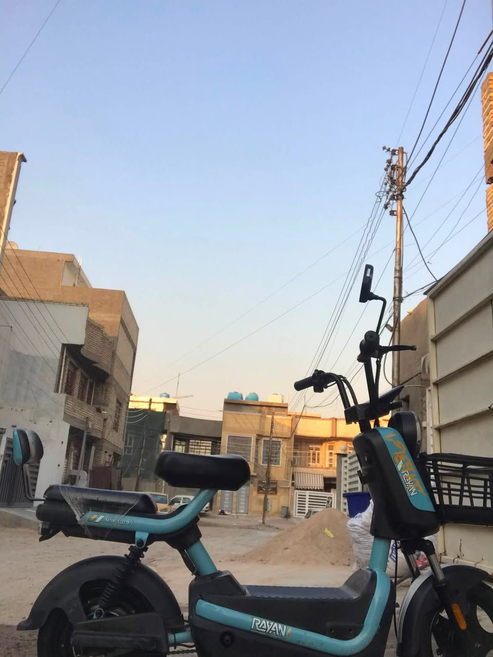 سلام عليكم دراجة ريان حجم 14دراجة جديدة استخدام كلش قليل بيهةعطل البريك الخلفي عطلان والستان الصفح واكع موجودة كل غراض الدراجة بيع الدراجة محتاج السعر 175بيهة مجال لشراي مكاني الغزالية الهياكل اي استفسار اتصل علة الرقم***********
