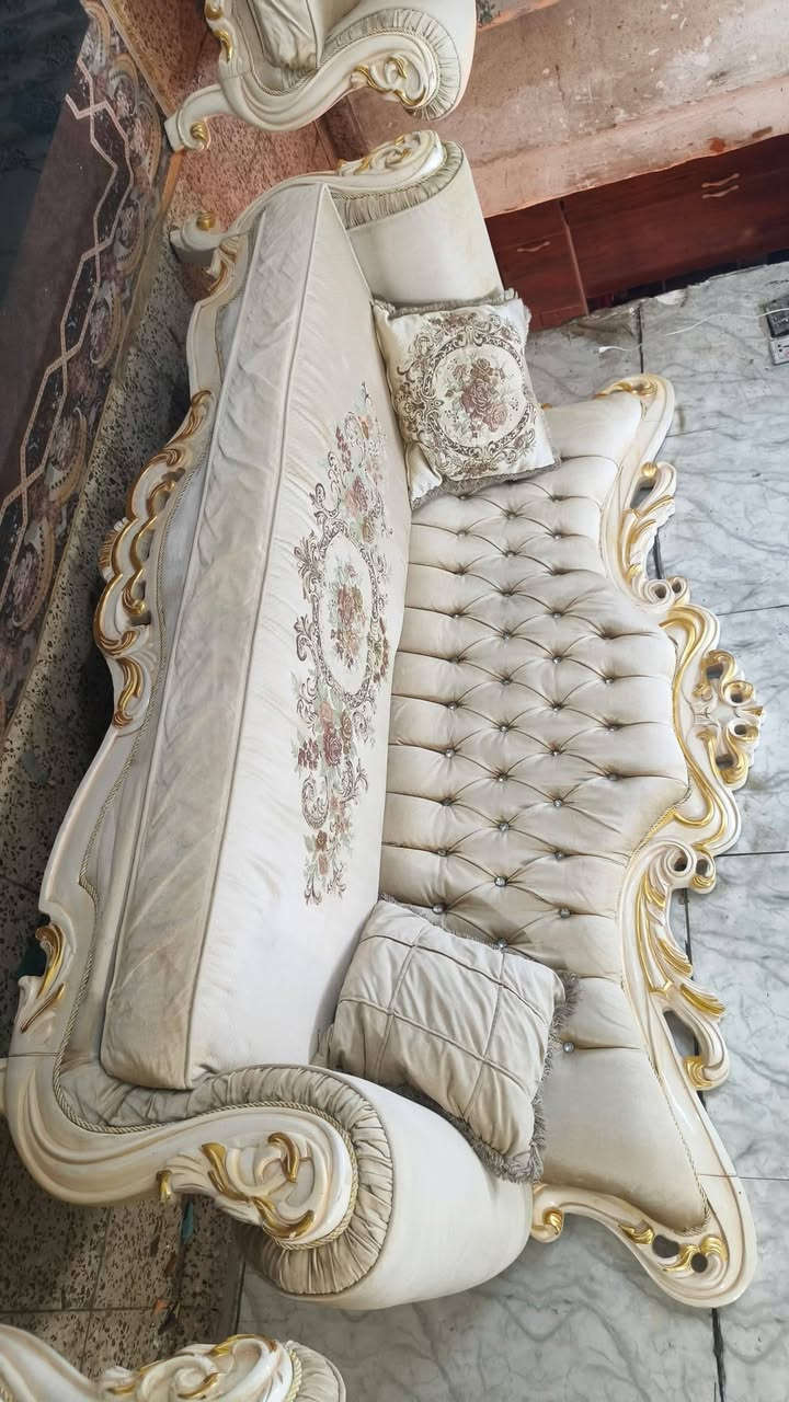 👑 للبيع تخم تركي زان اصلي 10 مقاعد + الطبلات 👑 السعر 575 

اخوان السلام عليكم
عرض بلاش  ما يتعوض 

المواصفات:
✅ تخم تركي اصلي خشب زان ثقيل
✅ 10 مقاعد ملكي + الطبلات 5
✅ اللون اوف وايت فخم ملكي
✅ نظافة فول 100% اخو الجديد
✅ مابي اي ضرر ولا خدش
✅ شغل درجة اولى 

سعره بالسوق الجديد 2800
انا اريده ب 575  فقط وبي مجال بسيط للشراي الجاد

المكان: [ البياع  - بغداد]
للاستفسار والاتصال: [***********] وتس

ا - الصور على الطبيعة
تعال شوفه واكعد مرتاح ونشرب ☕ سوه

