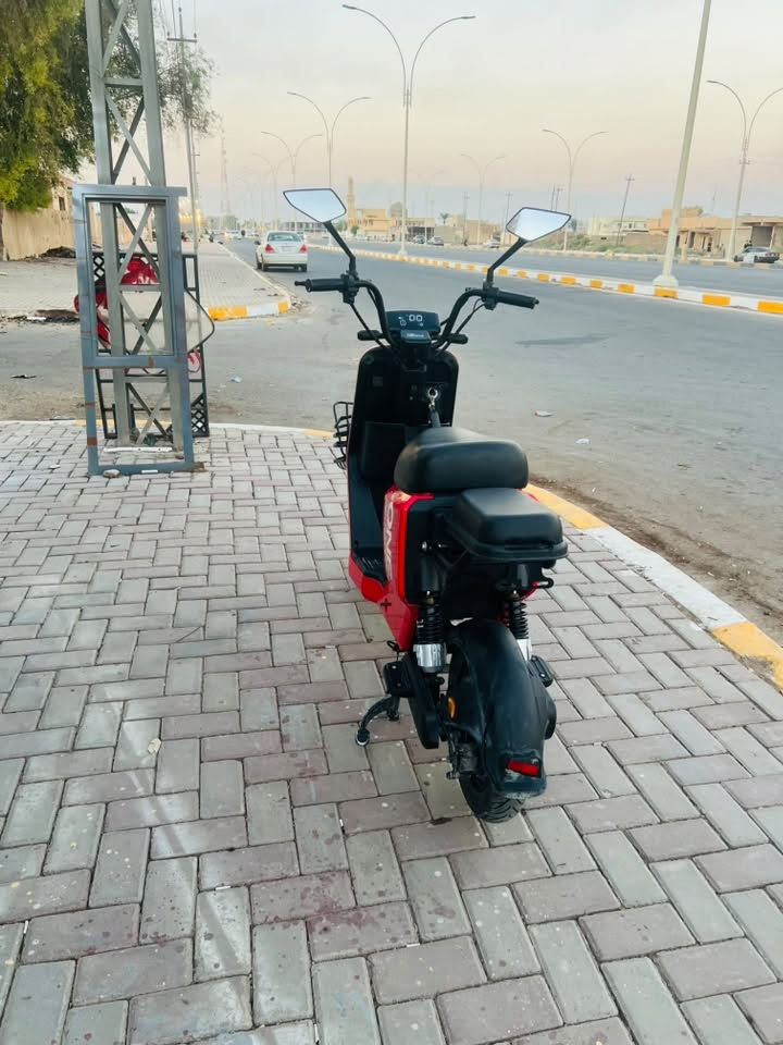 دراجه شحن جديده مامتعوبه ٥ بطاريات
تشغيل عن بعد 
تثبيت سرعه 
دراجه حيل جديده وحلوه 
*********** التواصل واتساب
