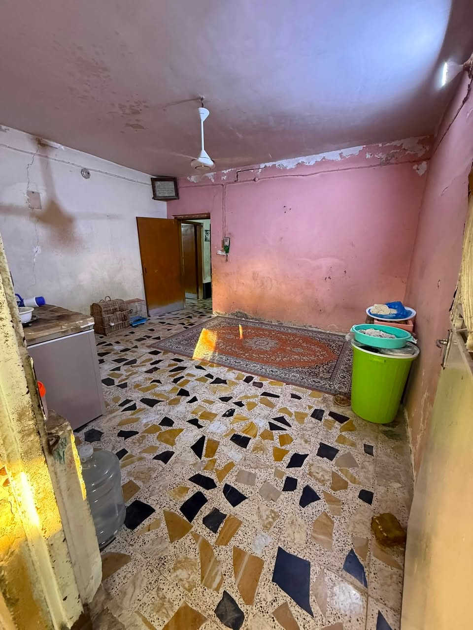 بيت للبيع مساحه600متر طابو صرف زراعي سند25 العنوان شارع الي يربط بين شارع 100 وشارع بزل حجي علي متكون من غرفتين وصاله كاليدور ومطبخ وصحيات خارجيه وداخليه وحديقه جبيره كما موضح بل صوره وكراج ياخذ 3 سيارات هذه رقمي الي يحب يستفسر على سعر ***********
