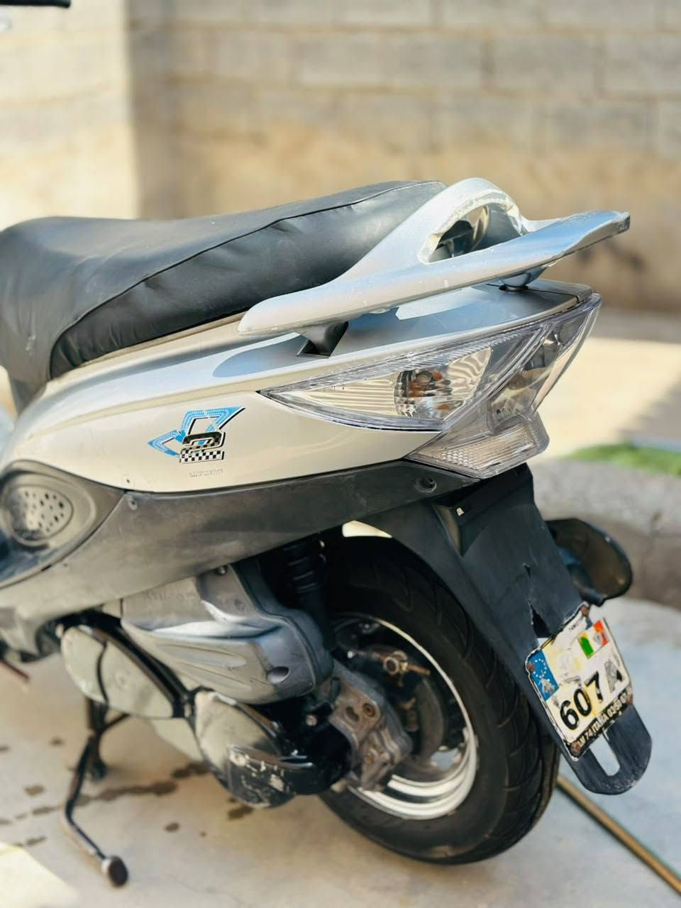 وينه ليدور حلو ورخيص ونضيف كامكو في تو للبيع موديل 15دراجه كفاله عامه مبدل فقططط زنجيل دراجه نضيفه شلعه ونضافة كفرات نضافة غراض المكان شطره ب650وبيها مجال للطيبين***********
