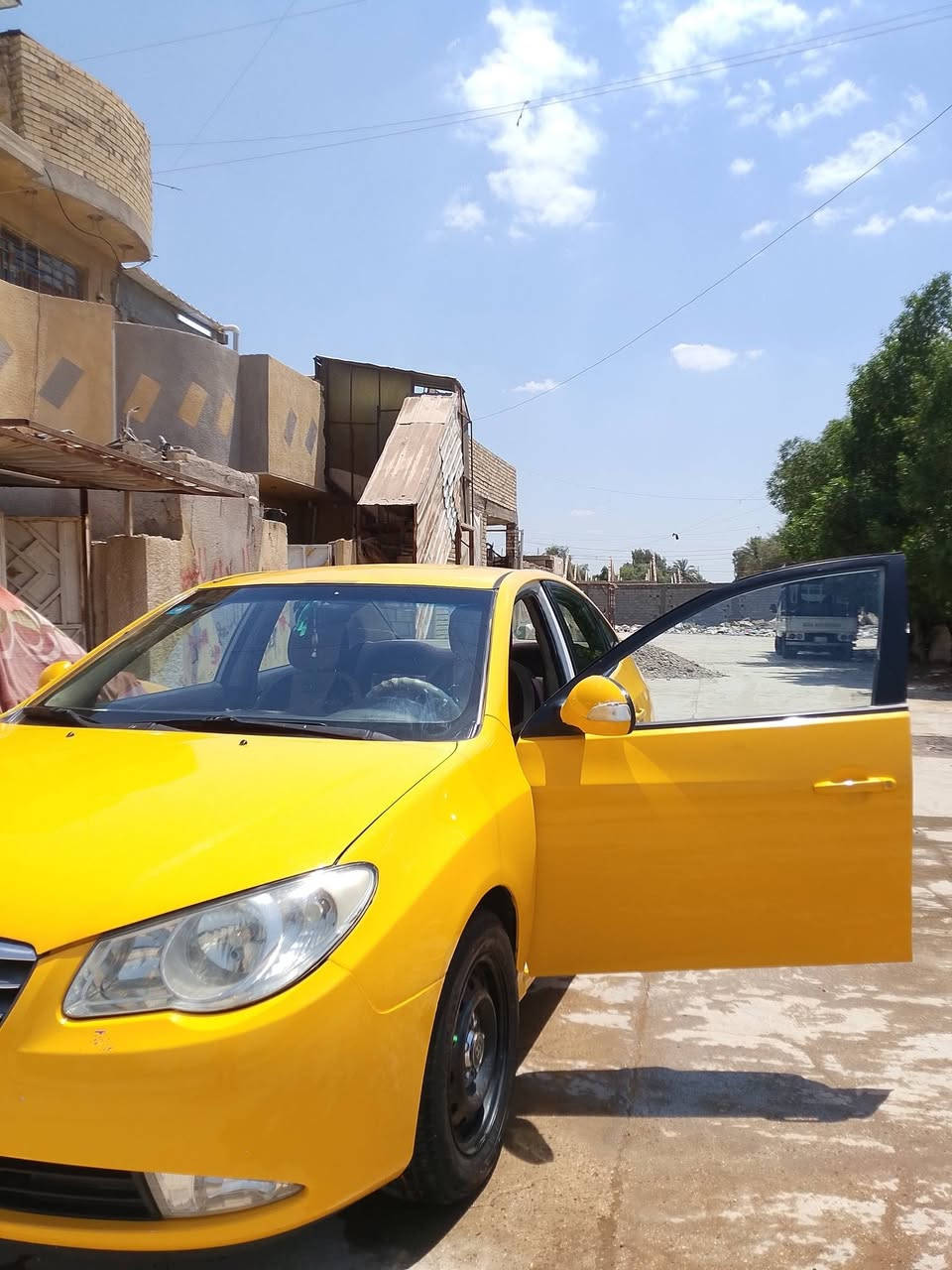 السلام عليكم النترا مقدس 20011 خليجي السياره جاملغ امامي مبدل والخلفي عل بارد مرجعينه للاستفسار الاتصال بالرقم***********
