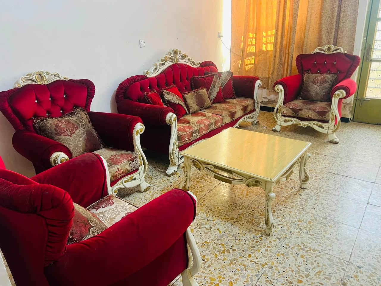 تخم زان تركي ٦مقعد بدون أي ضرر فقط يحتاج تنضيف مكان مدينة الصدر موجود توصيل سعر جدآ مناسب واتساب***********
