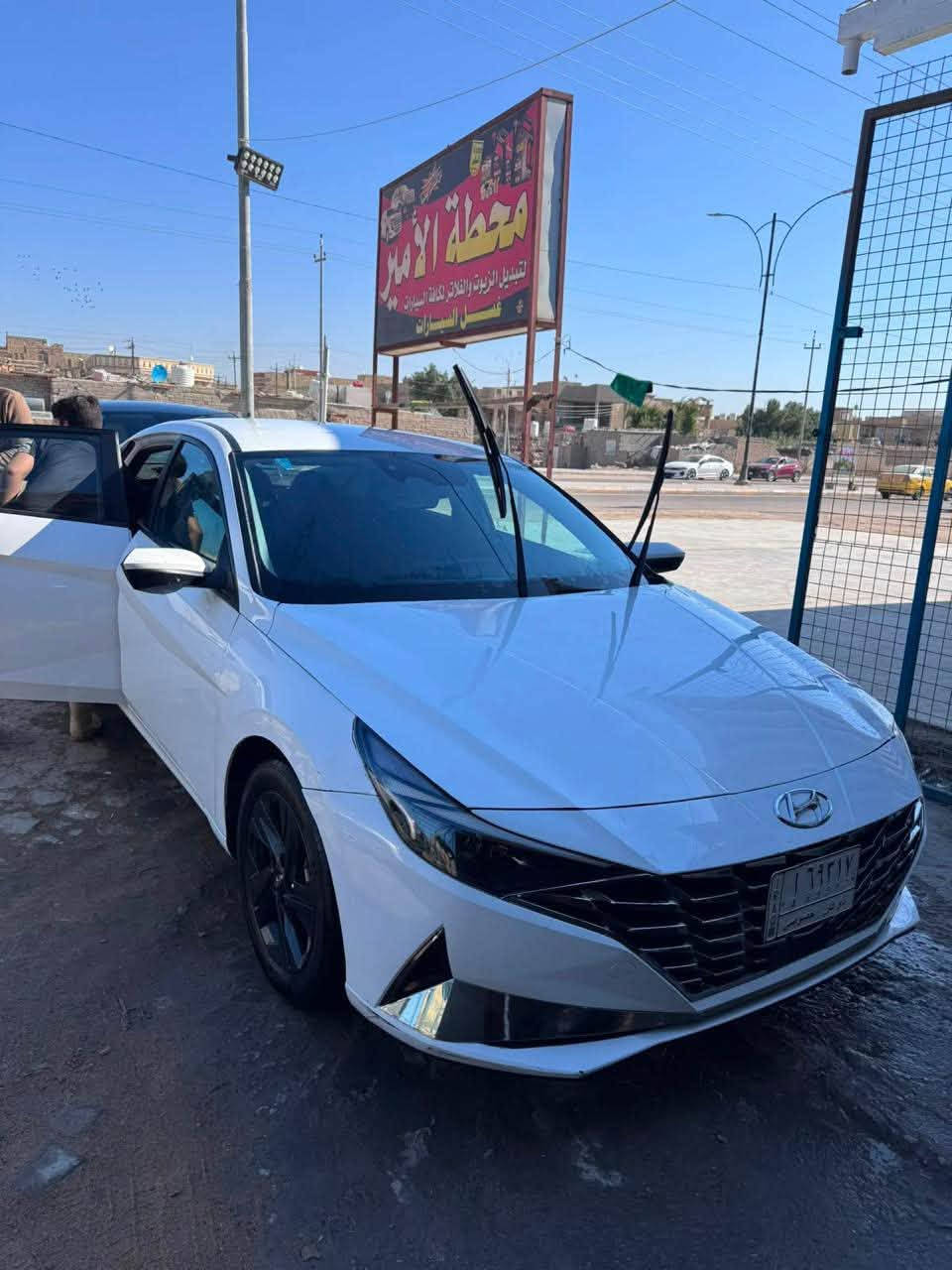 السلام عليكم // مكلف بالنشرر🛑
النترا 2023 وارد. امريكي 
ماشيه 97 الف 
نص فول 
السياره بدون تبديل ( بيه. بنيد مصبوغ ومصلح+ طرف جاملغات الاماميه بارد + جاملغ الخلفي نضرب بالعراق باقي. ع وضعه 
للبيع فقط (125) وبيه مجال
 🛑غير متواجد ع الفيس 
للاستفسار الاتصال ع صاحب السياره ***********
