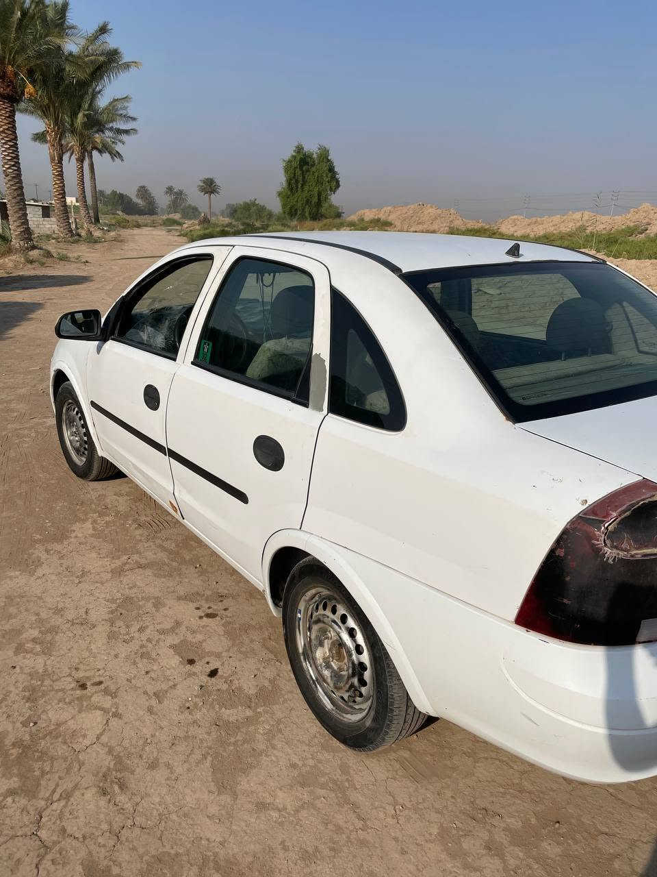 السلام عليكم  سيارة شوفر امريكي محرك نضيف كير نضيف مكاني بابل اجبلة السعر 30 وبيه مجال رقم. ***********
