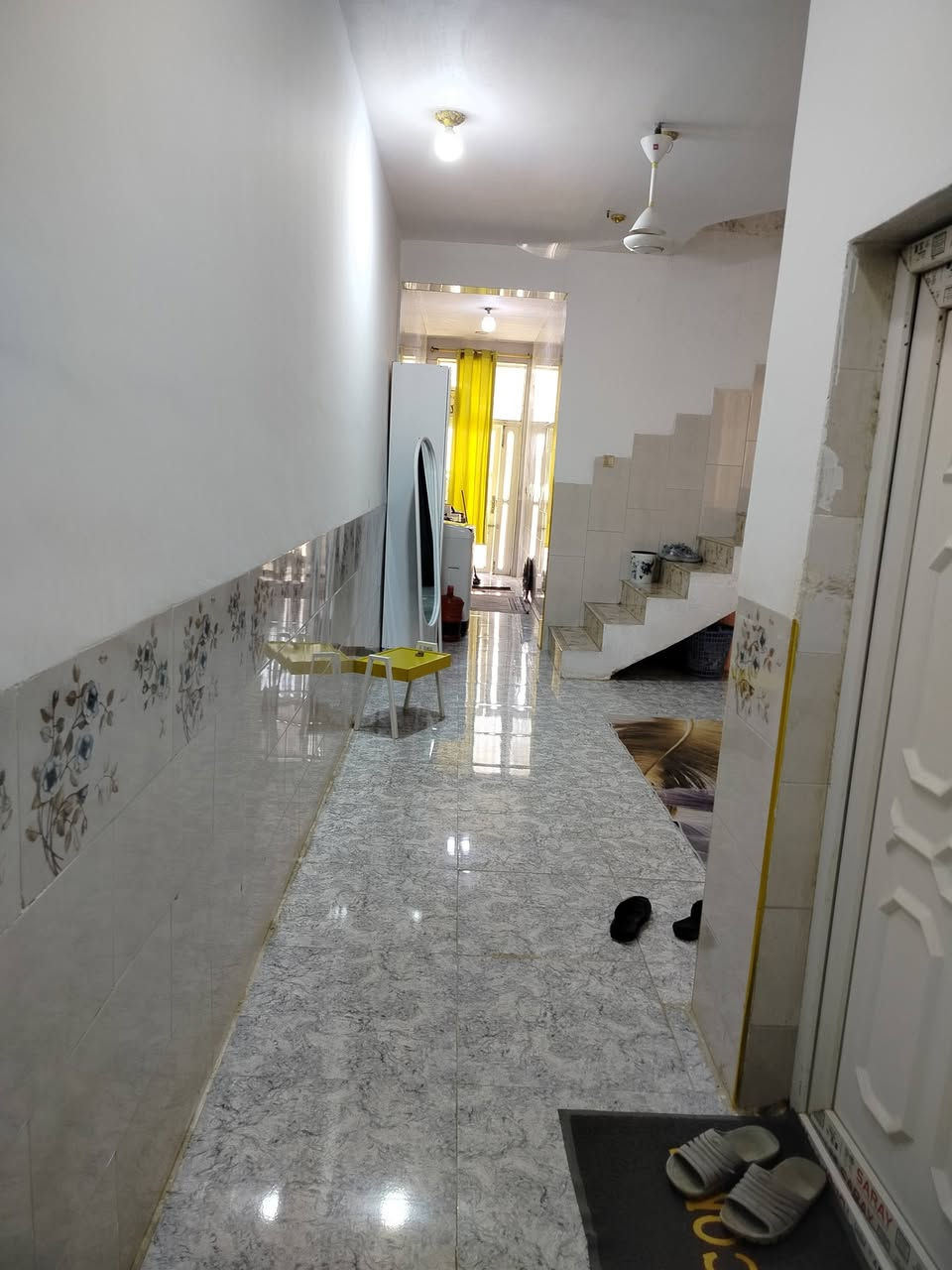 💎🔷دار سكن للبيع مساحه116م.  
🔷💎حي الحكيم  نزلت سكلة الوادي يبعد عن شارع 200م
،💎🔷بناء طابوك وسكف صب بناء حديث 2023
🔷🔷 يتكون من غرفه نوم وهول واستقبال ومطبخ
🔷💎 صحيات داخليه وخارجيه الطابق الثاني غرفه هيكل
💎🔷طابو زراعي 25 ومرقم من بلديه 
🔷💎😍 خدمات ماي ومجاري وجه البيت عشارع رئيسي 
💎🔷💸السعر 50وقابل لتفاوض     ويرهم مراوس 
الاستفسار ***********
