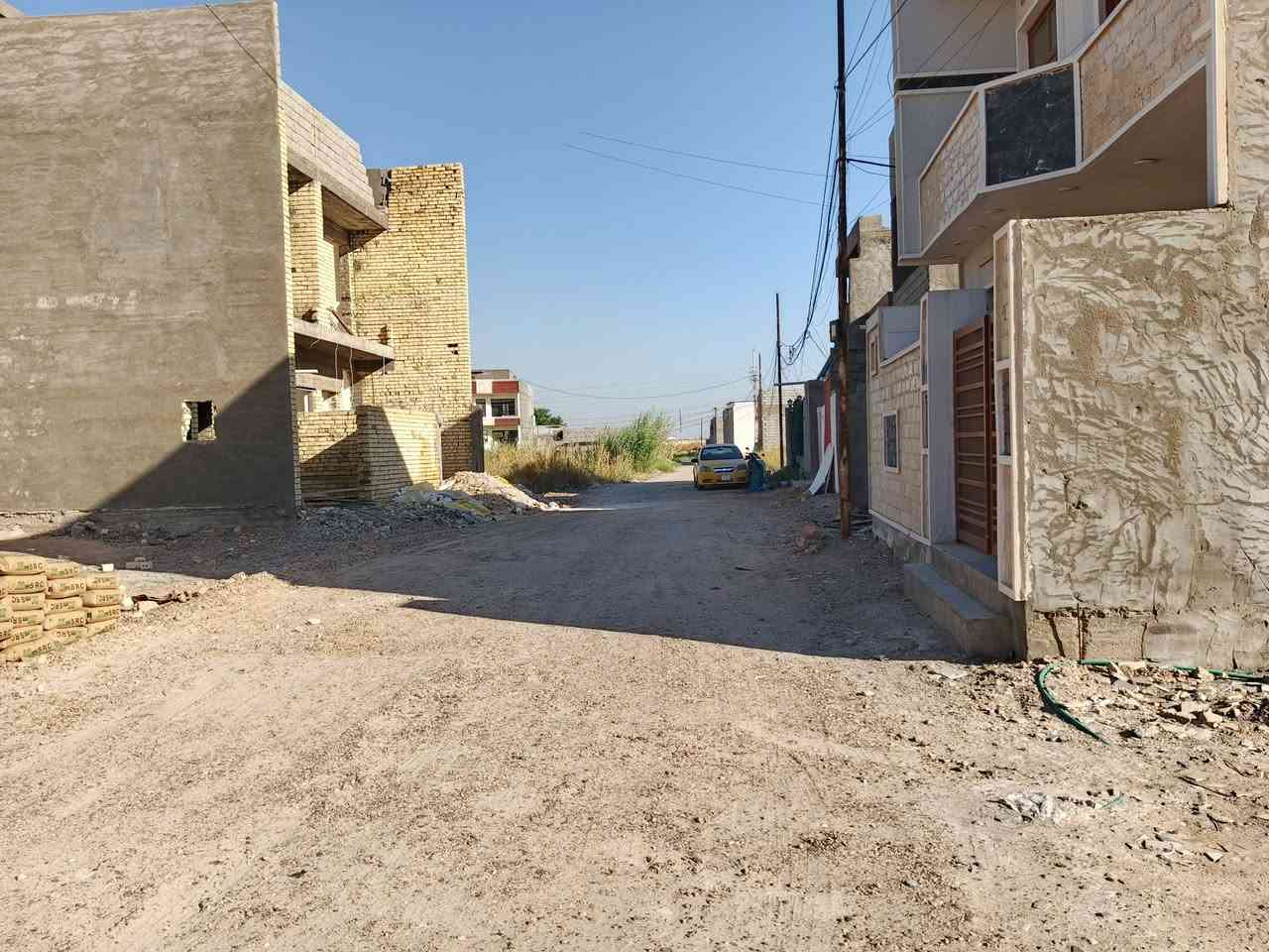 السلام عليكم قطعه ارض للبيع مساحة ١٠٠ متر واجهه ٦ ونص ونزال ١٥ ونص جنس العقار طابو زراعي سند ٢٥
الموقع المكاسب قرب سياج مطار قريب على جامع  شارع عرض تسعه سبيس كهرباء ماء بناء نظامي 
السعر ٣٥ قابل للتفاوض بيع مستعجل اني صاحب قطعه مباشر *********** للاتصال واتساب متوفر @الجميع
