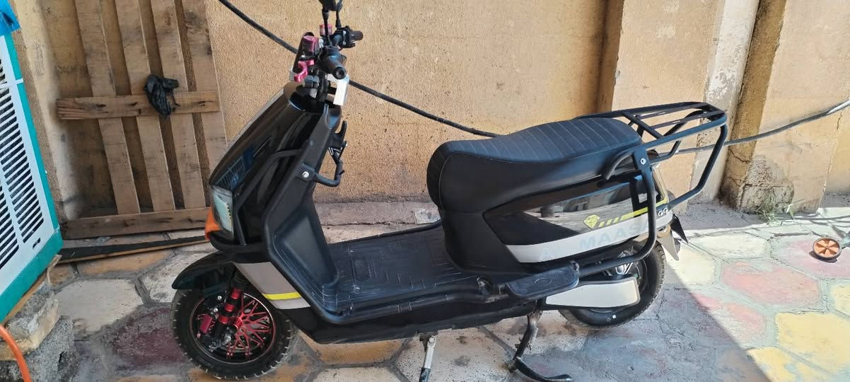 دراجه شحن نضيفه مراوس بدراجه بانزين او بيع السعر 600 وبيها مجال الدراجه كلش حلوه ونضيفه *********** وبي واتساب
