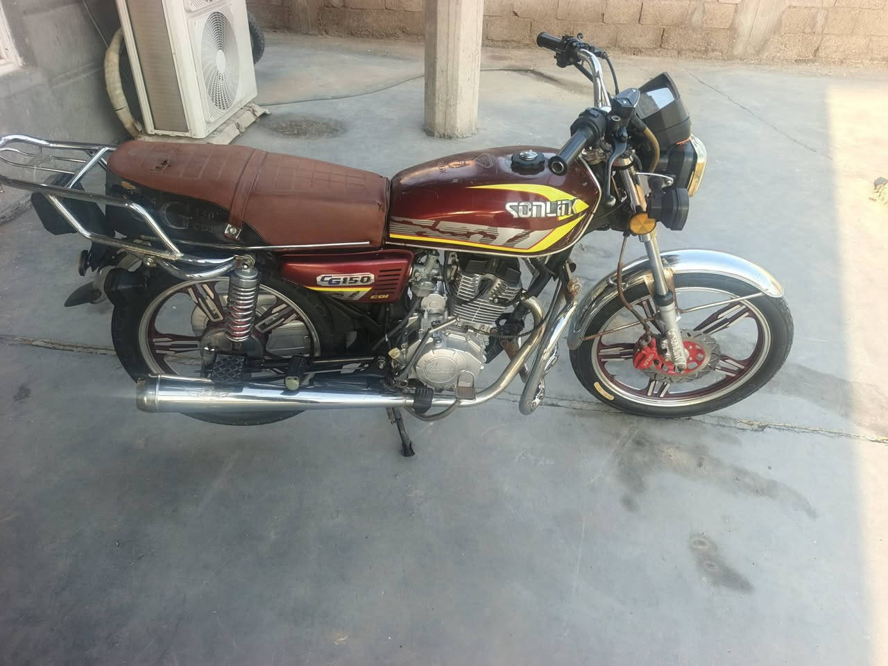 سلام عليكم دراجه أصولي البيع مديل 23
السعر 550وبيه مجال المكان بسمايه الشراي يجي ول موشراي لايجي ويتعبني فدوه دراجه خير من الله ***********

