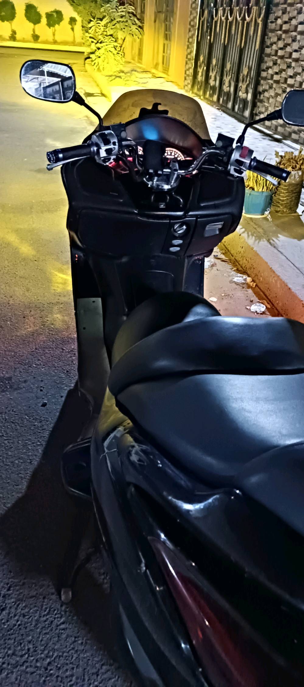 فورزة 08 محرك مفتوح مجفت جديد مشاكلهة كلج امامي فقط نضافة الكفرات 70 بل مية زوج تغيرات جديد دراجة كاملة من جميع النواحي نكرة سلف اوراق كاملة منفيس 
العنوان بغداد الشعب 
سعر خاص متواجد ماسنجر و واتساب 
***********